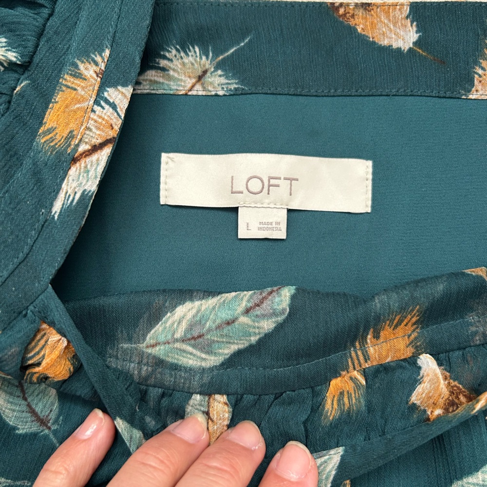 Feather Print Blouse | LOFT - Picture 4 of 7